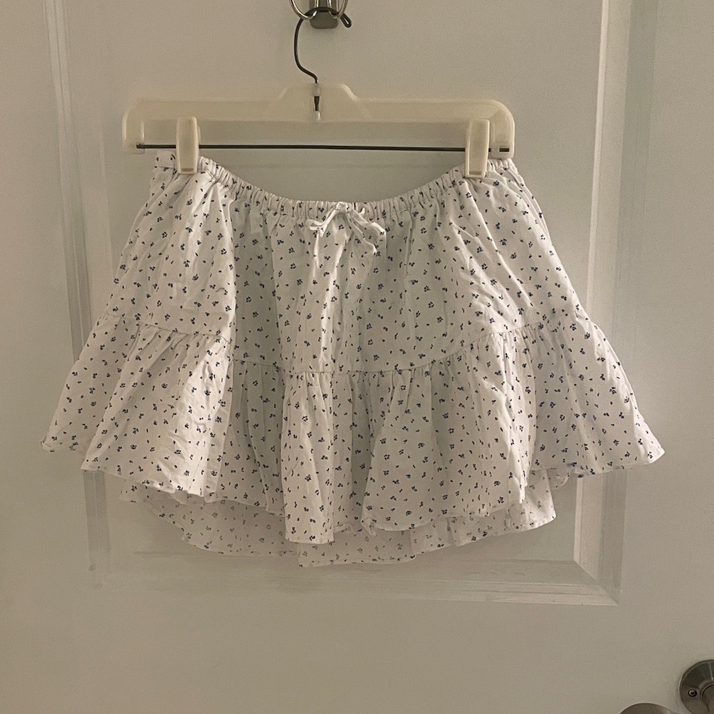 Aritzia wander skort size m